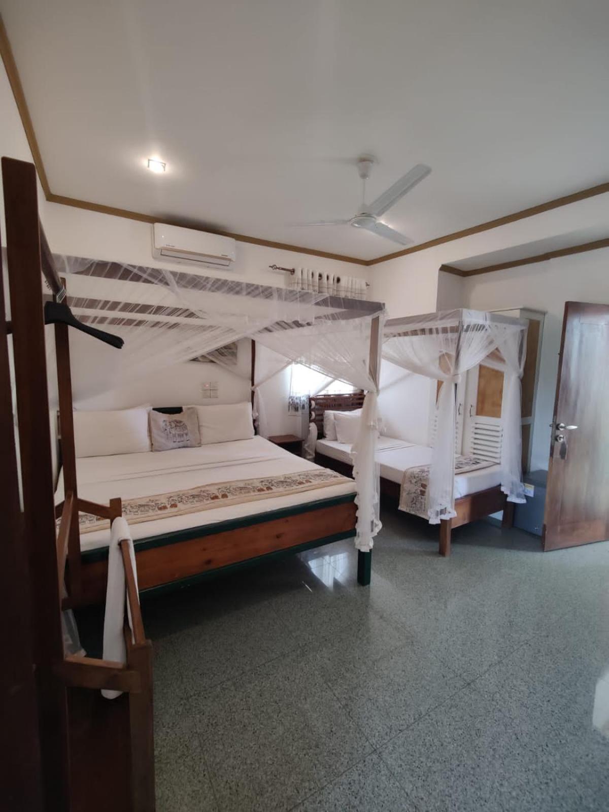 Suriya Arana Bed & Breakfast เนกอมโบ ภายนอก รูปภาพ
