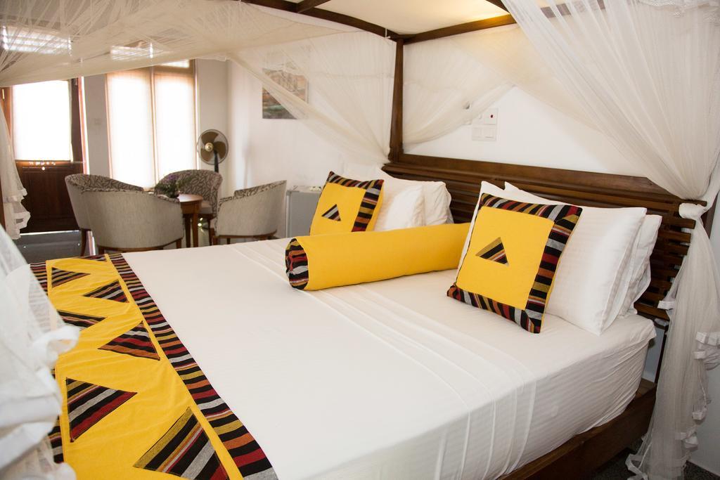 Suriya Arana Bed & Breakfast เนกอมโบ ภายนอก รูปภาพ