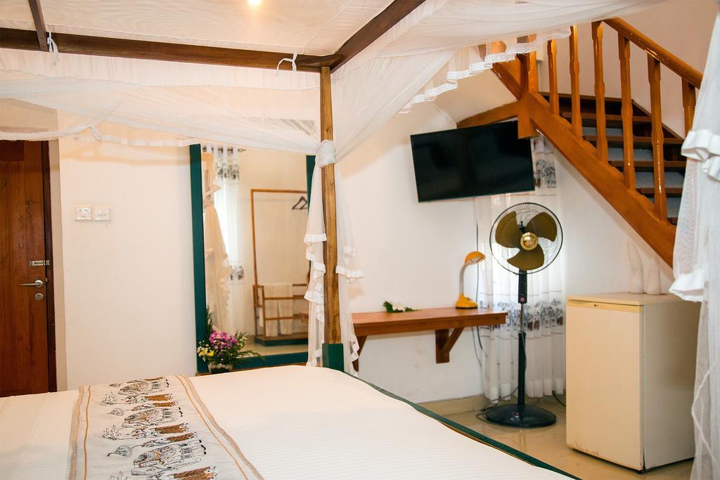 Suriya Arana Bed & Breakfast เนกอมโบ ภายนอก รูปภาพ