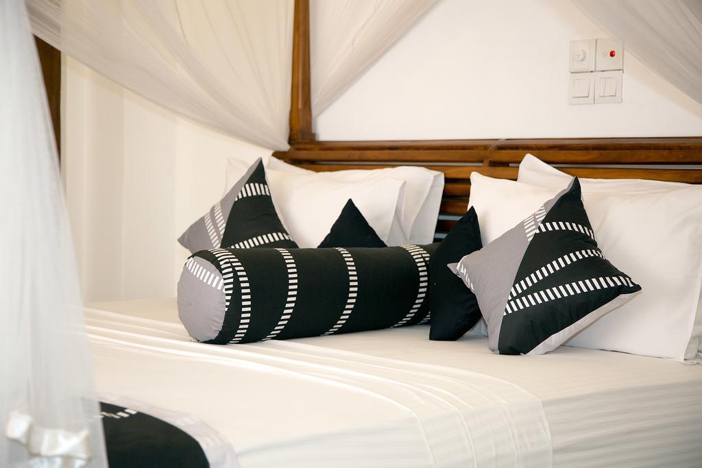 Suriya Arana Bed & Breakfast เนกอมโบ ภายนอก รูปภาพ