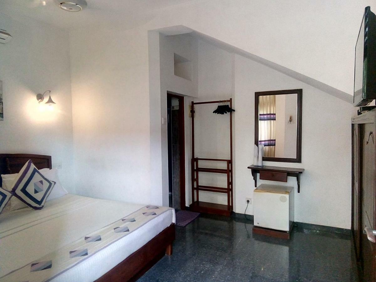Suriya Arana Bed & Breakfast เนกอมโบ ภายนอก รูปภาพ